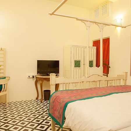 The Ivy House Bed and Breakfast Calcutta Buitenkant foto